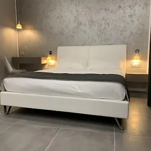 Bossi 2* Milán