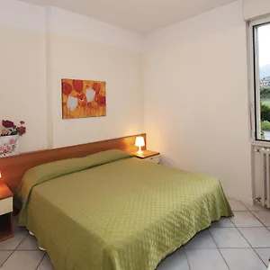 Village 2* Colico